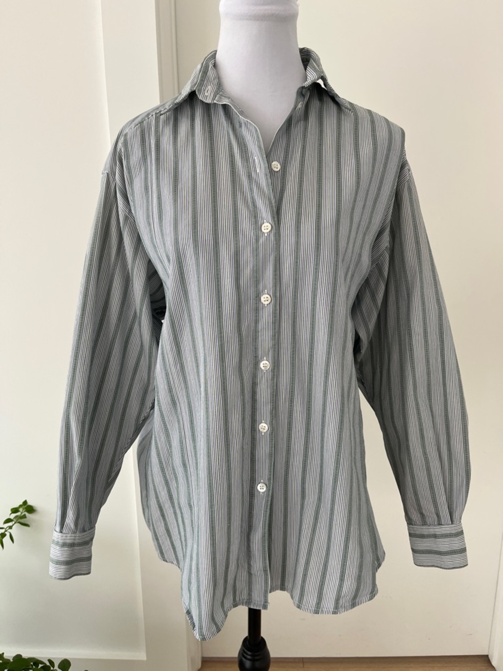 VINTAGE Jaeger Relaxed Fit Button Down Long Sleeve Shirt Stripe Classic Academia